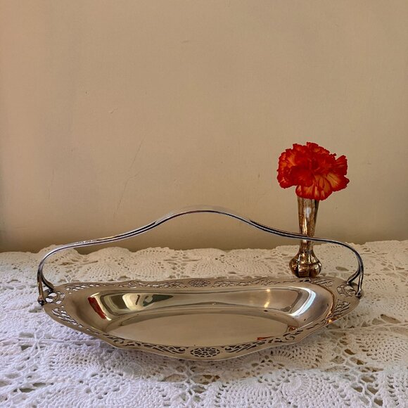 Vintage Silver Plate Oval Tray with Handle/ Blush Coloured Linen Crochet Napkin - Picture 13 of 16